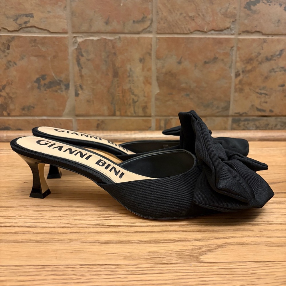 Gianni Bini Black Bow Kitten Heels - Picture 4 of 7